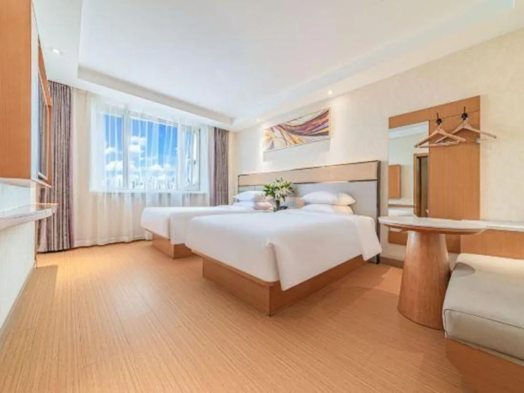 Bed in GreenTree Inn Geermu Walking Street Business Hotel