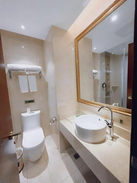 Vienna Hotel SH Wildlife Park Station