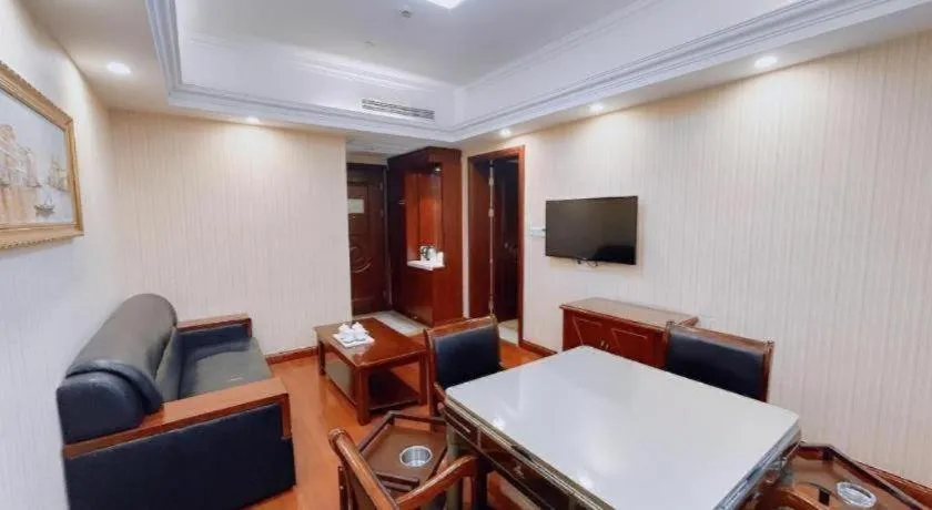 Vienna Hotel SH Wildlife Park Station