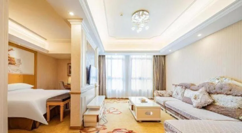 Bed in Vienna Hotel Chengdu Xinfan Furniture City