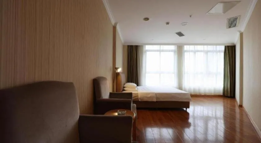 Bed in Vienna Hotel Chengdu Xinfan Furniture City