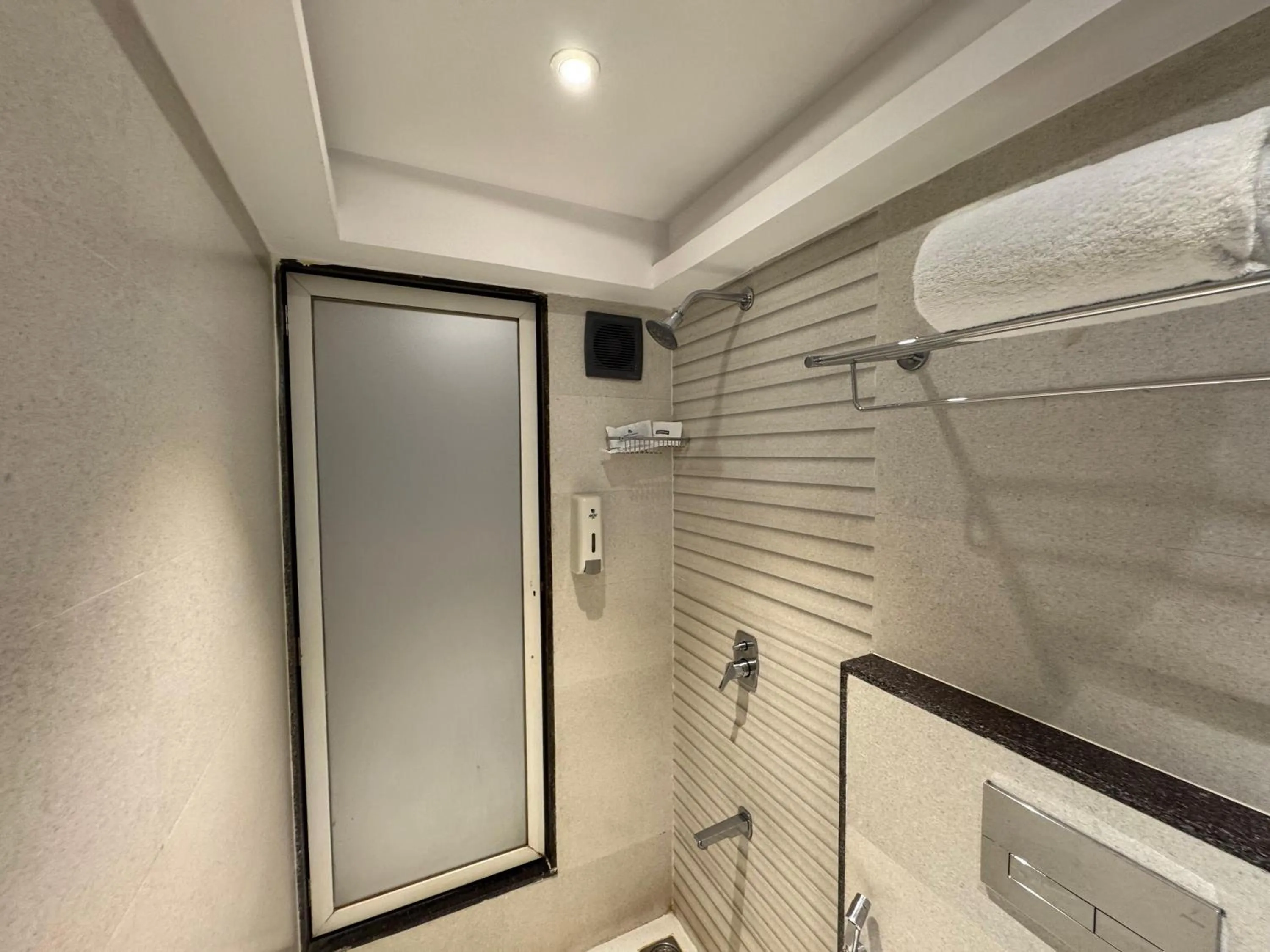 Bathroom in Hotel Pacific Residency