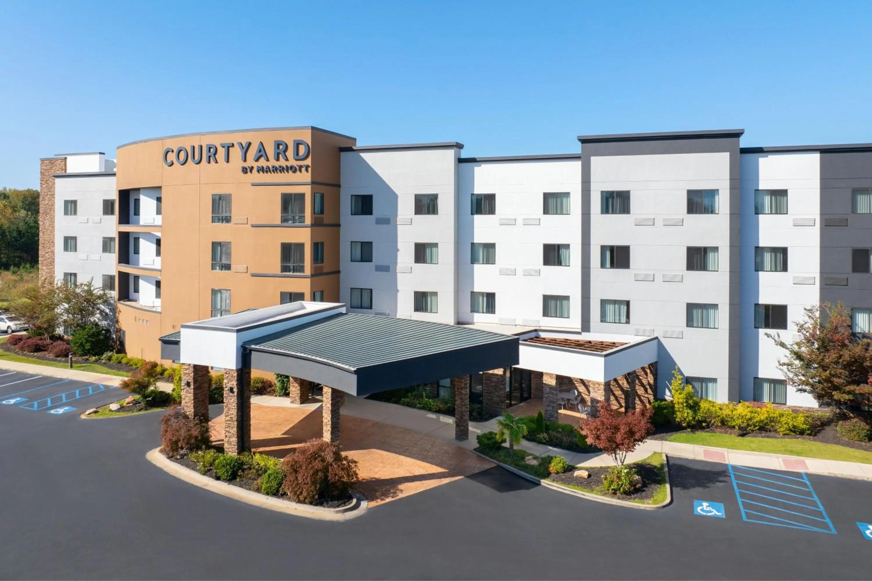 Property building in Courtyard by Marriott Auburn