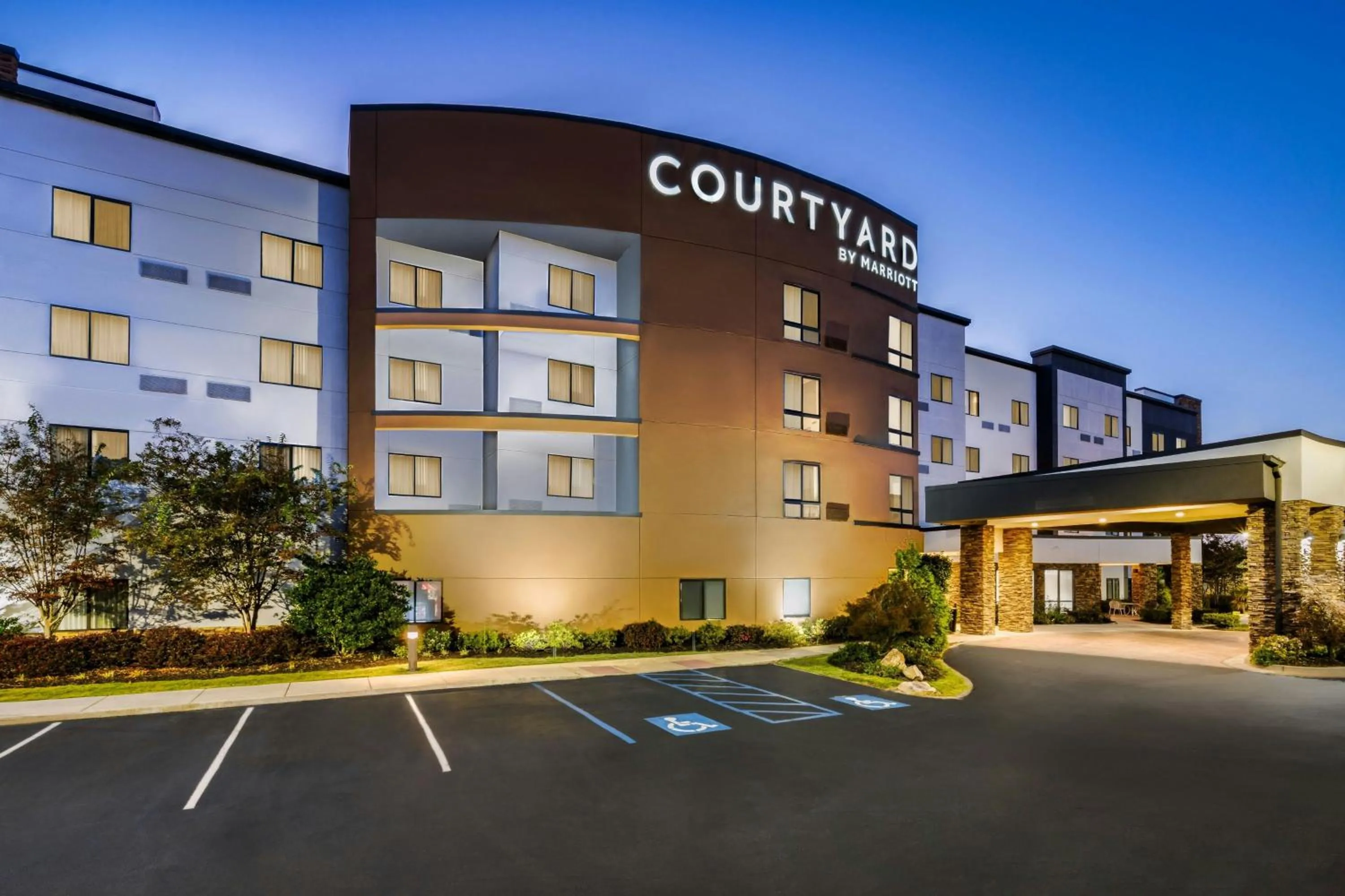 Property building in Courtyard by Marriott Auburn