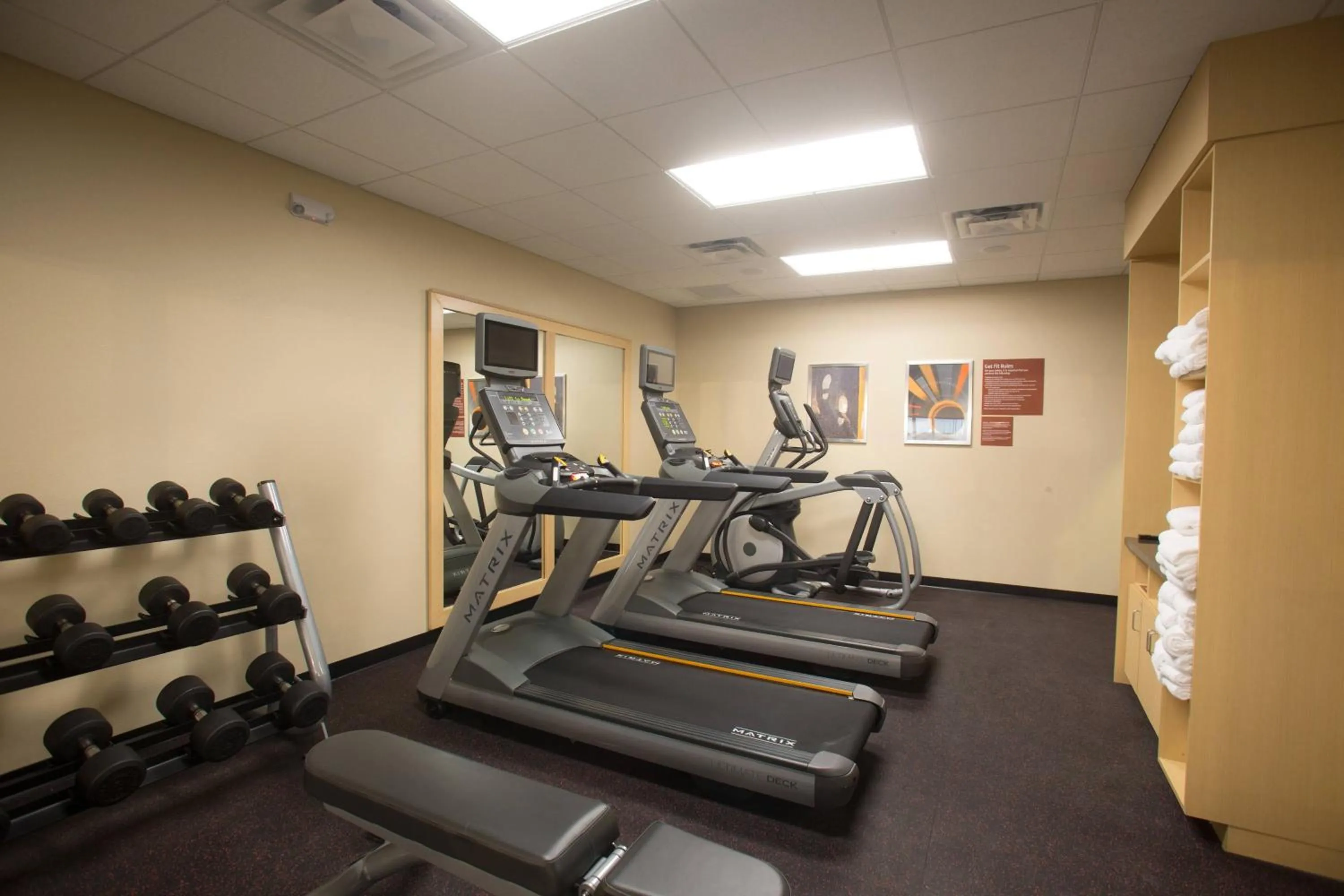 Fitness centre/facilities in TownePlace Suites by Marriott Lincoln North