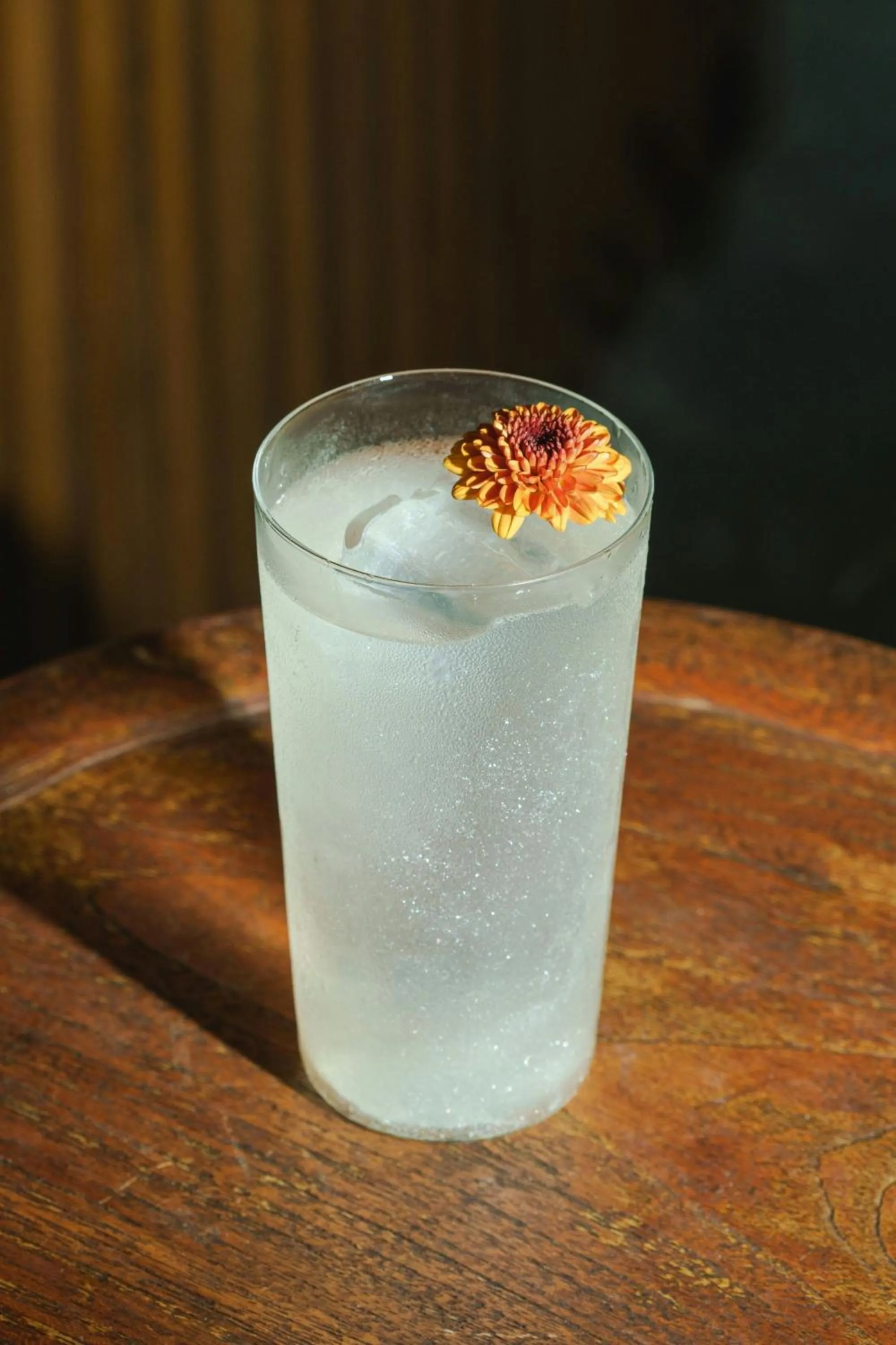 Lounge or bar in Mandapa, a Ritz-Carlton Reserve