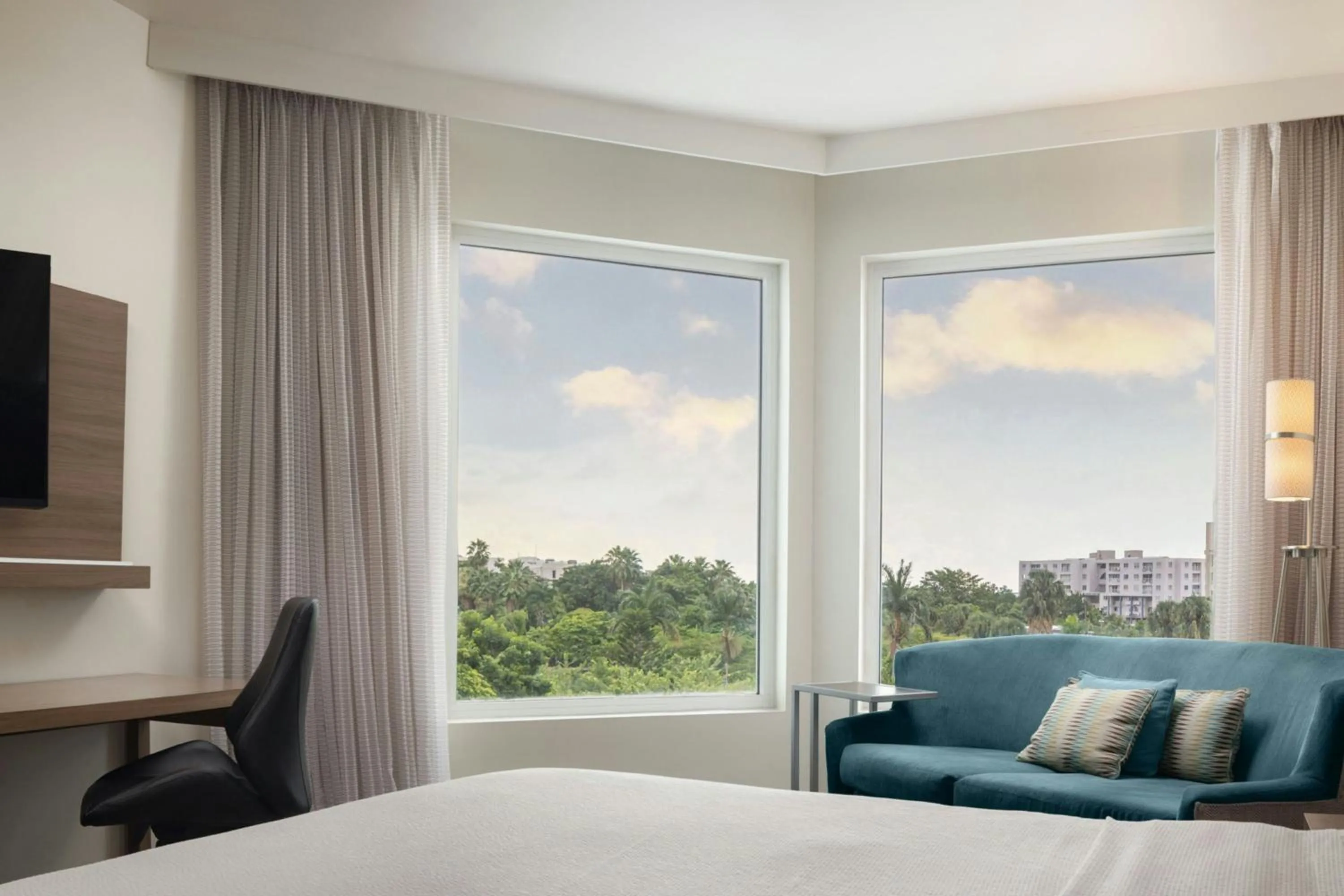 Photo of the whole room, Bed in Courtyard by Marriott Kingston, Jamaica