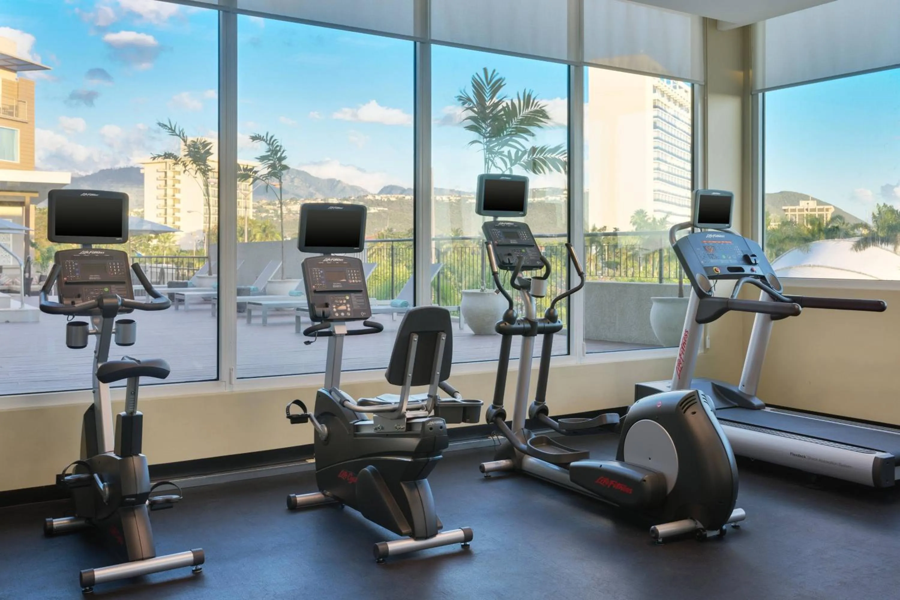 Fitness centre/facilities in Courtyard by Marriott Kingston, Jamaica