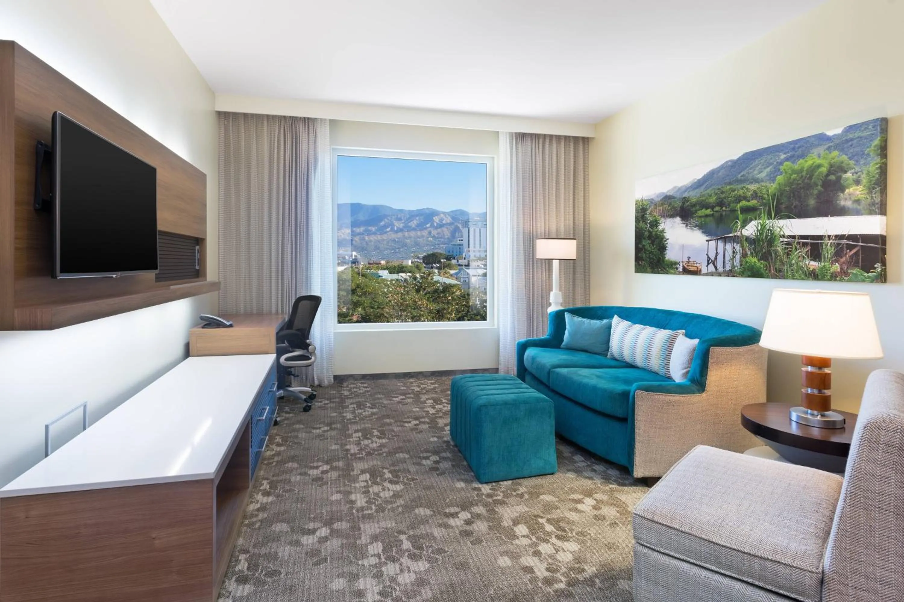 Living room in Courtyard by Marriott Kingston, Jamaica