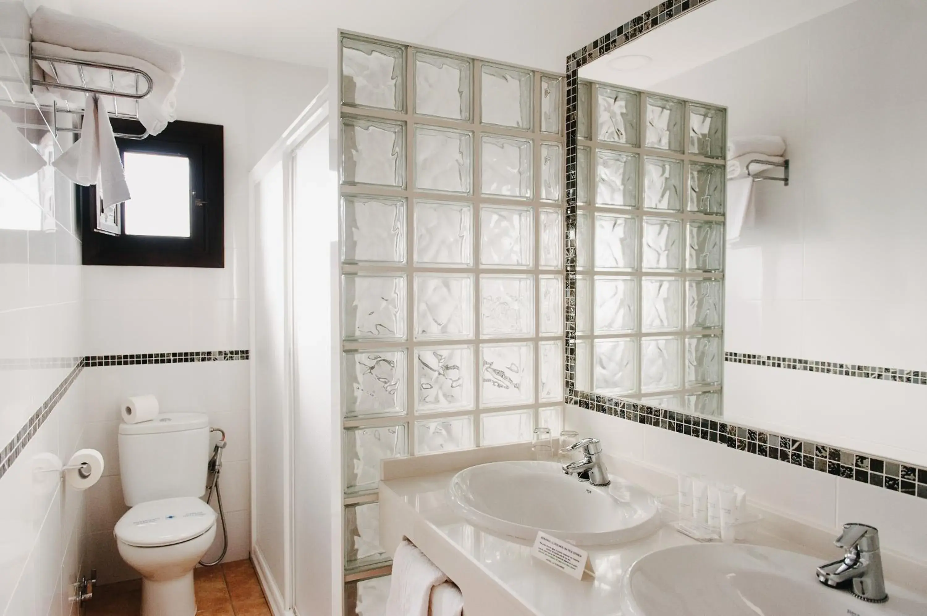 Family Room in La Codorniz Family Room in La Codorniz