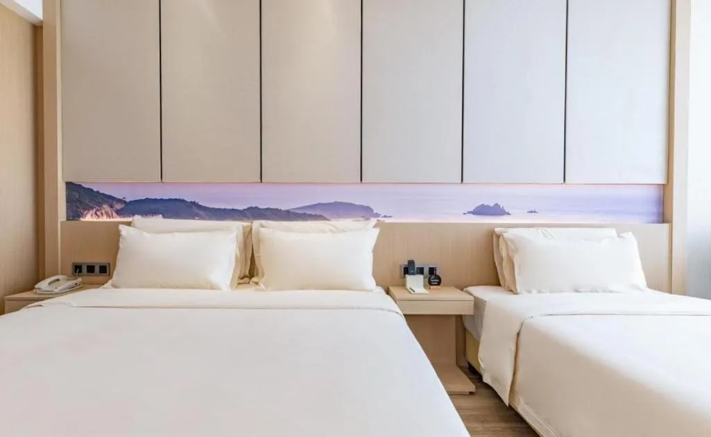 Bed in Atour Hotel Xiamen City Government Dongdu Passenger Transport Terminal