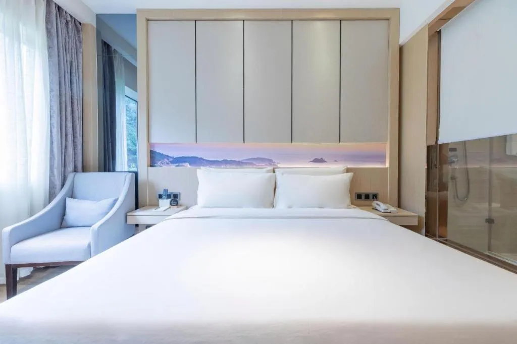 Bed in Atour Hotel Xiamen City Government Dongdu Passenger Transport Terminal
