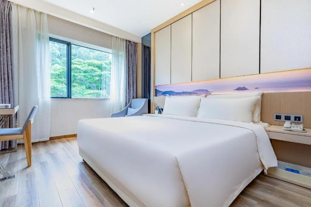 Bed in Atour Hotel Xiamen City Government Dongdu Passenger Transport Terminal