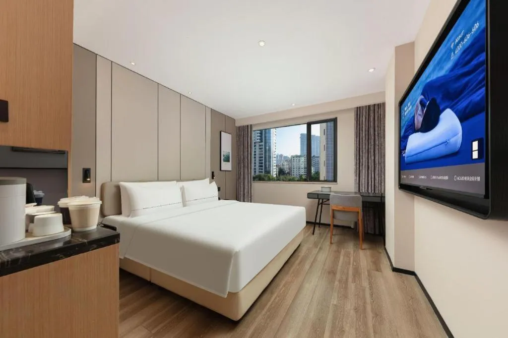 Bed in Atour Hotel Xiamen City Government Dongdu Passenger Transport Terminal