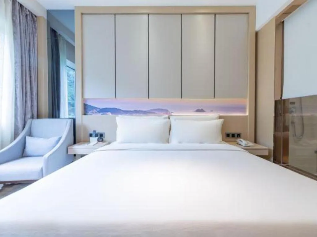 Bed in Atour Hotel Xiamen City Government Dongdu Passenger Transport Terminal