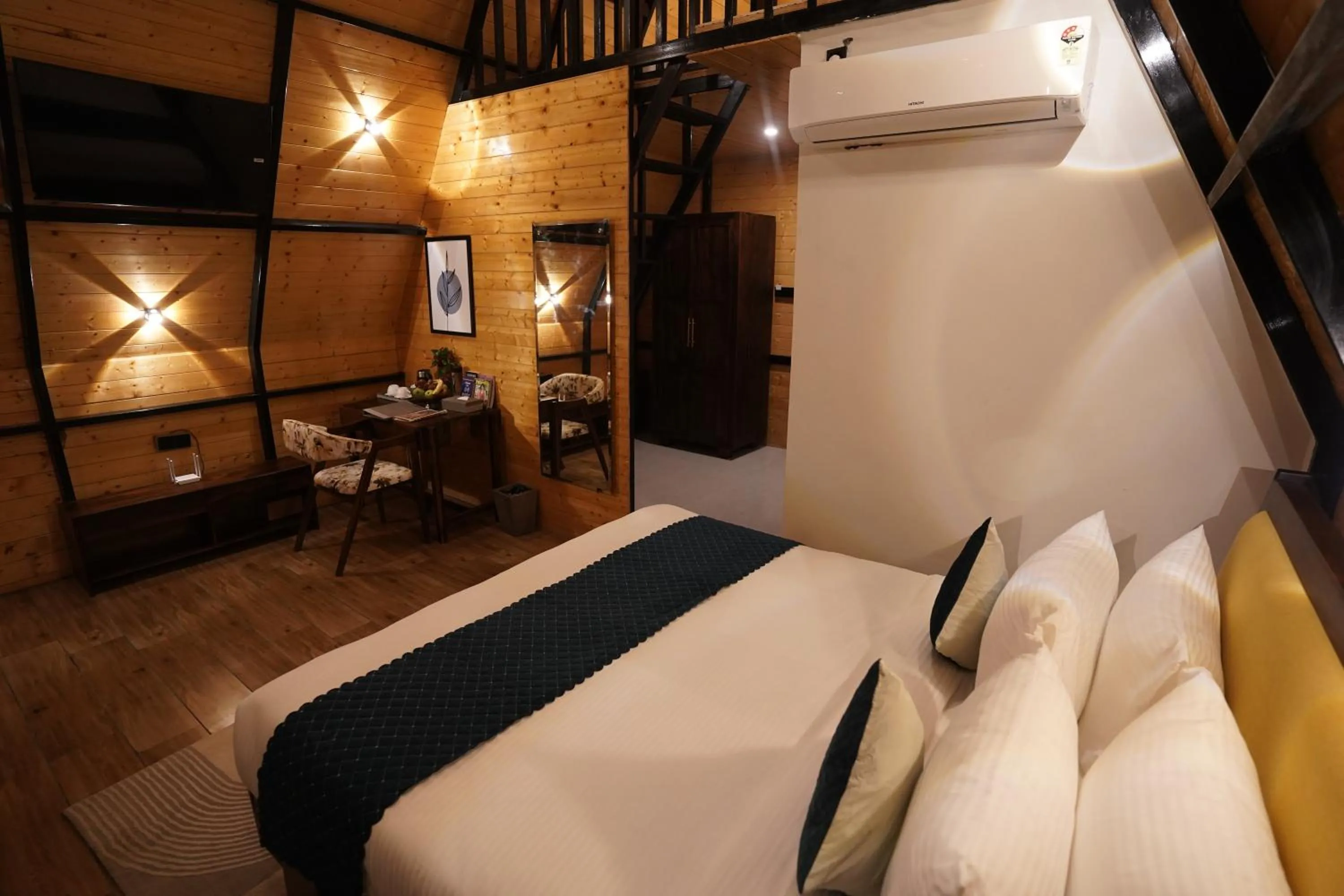 Bedroom, Bed in Mamaya Resort & Spa By Four Leaf Hotels, Garh Mukteshwar