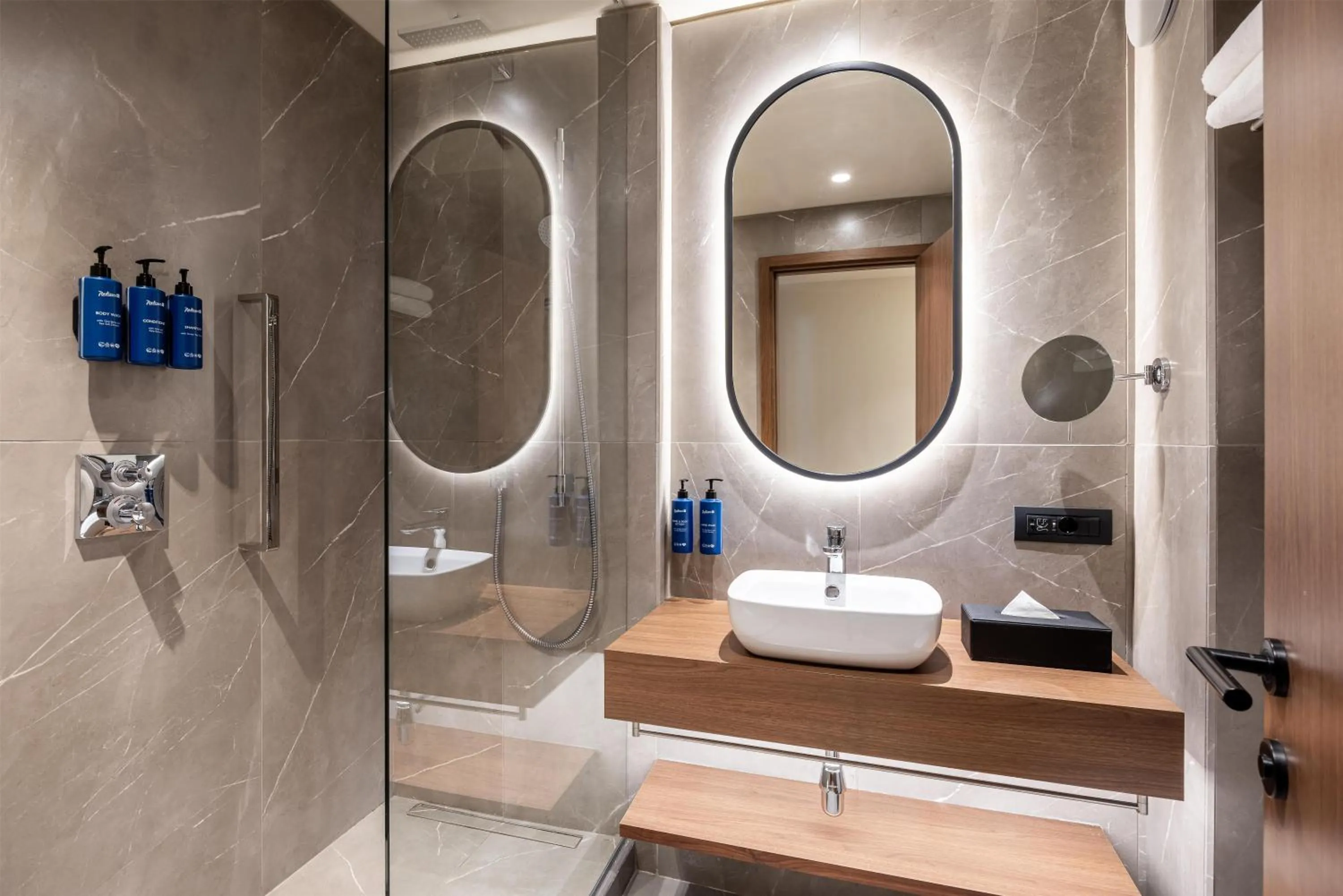 Bathroom in Radisson Blu Hotel, Florence