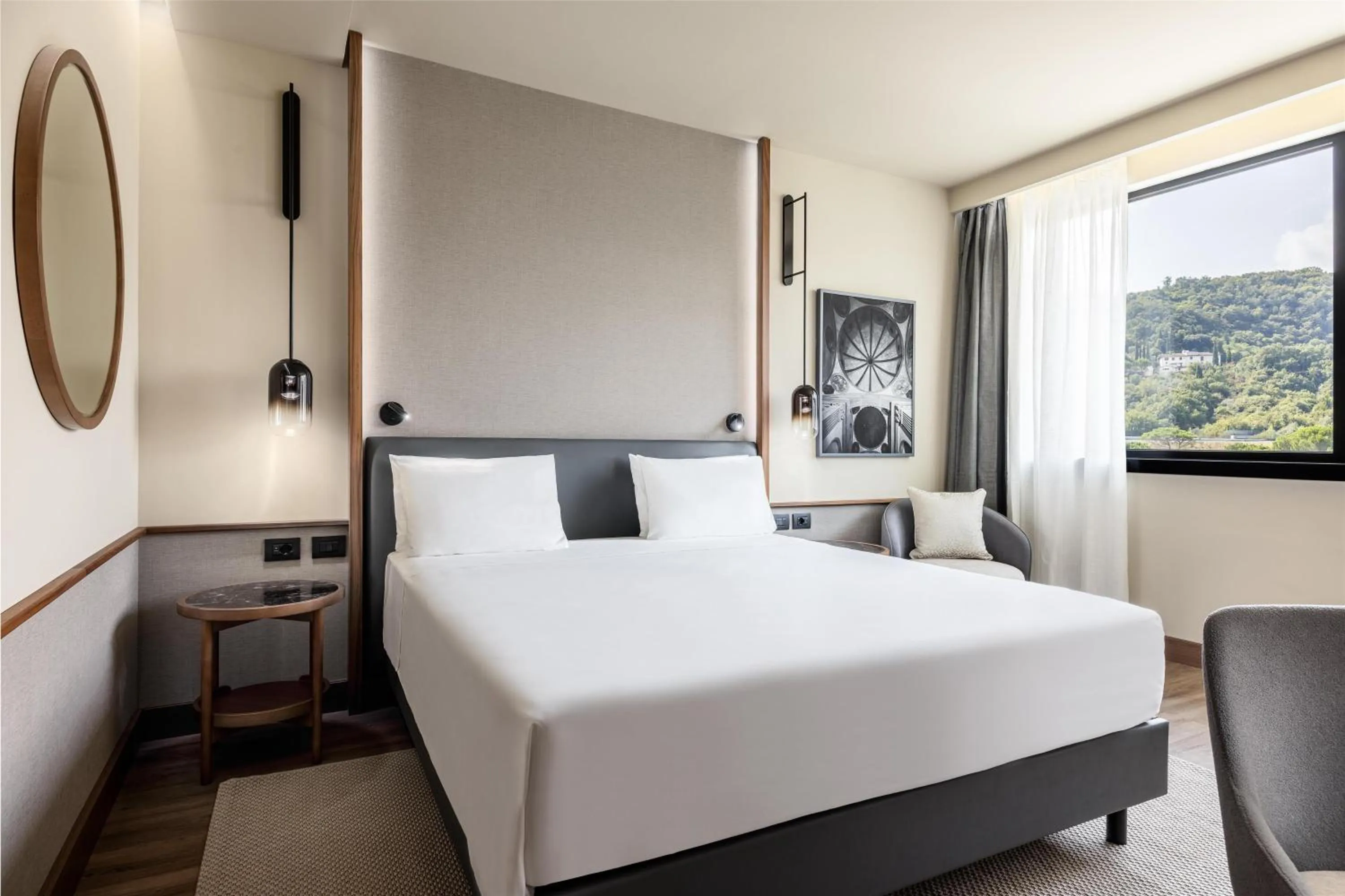 Bedroom, Bed in Radisson Blu Hotel, Florence