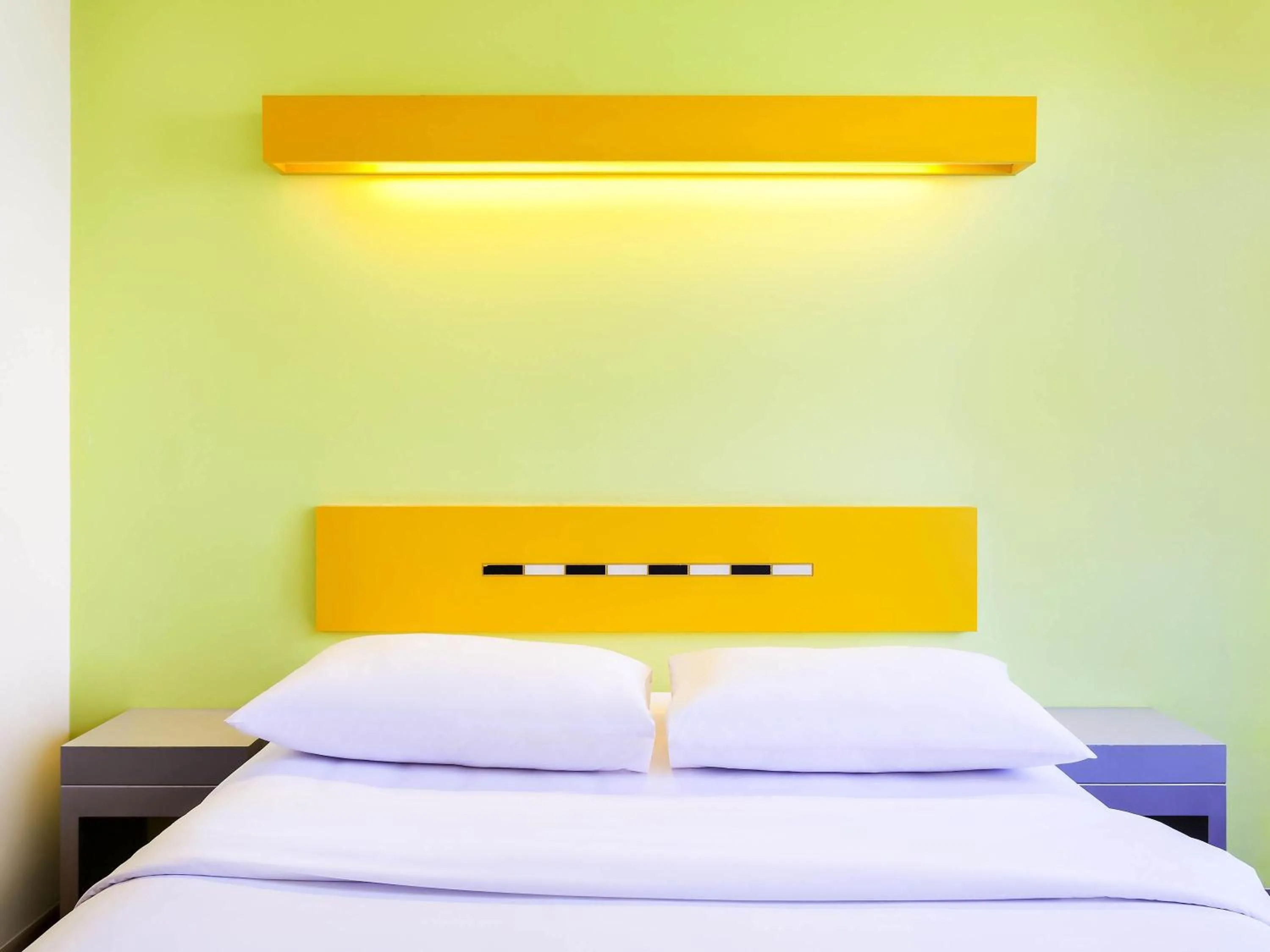Bedroom, Bed in Ibis Budget Jakarta Cikini