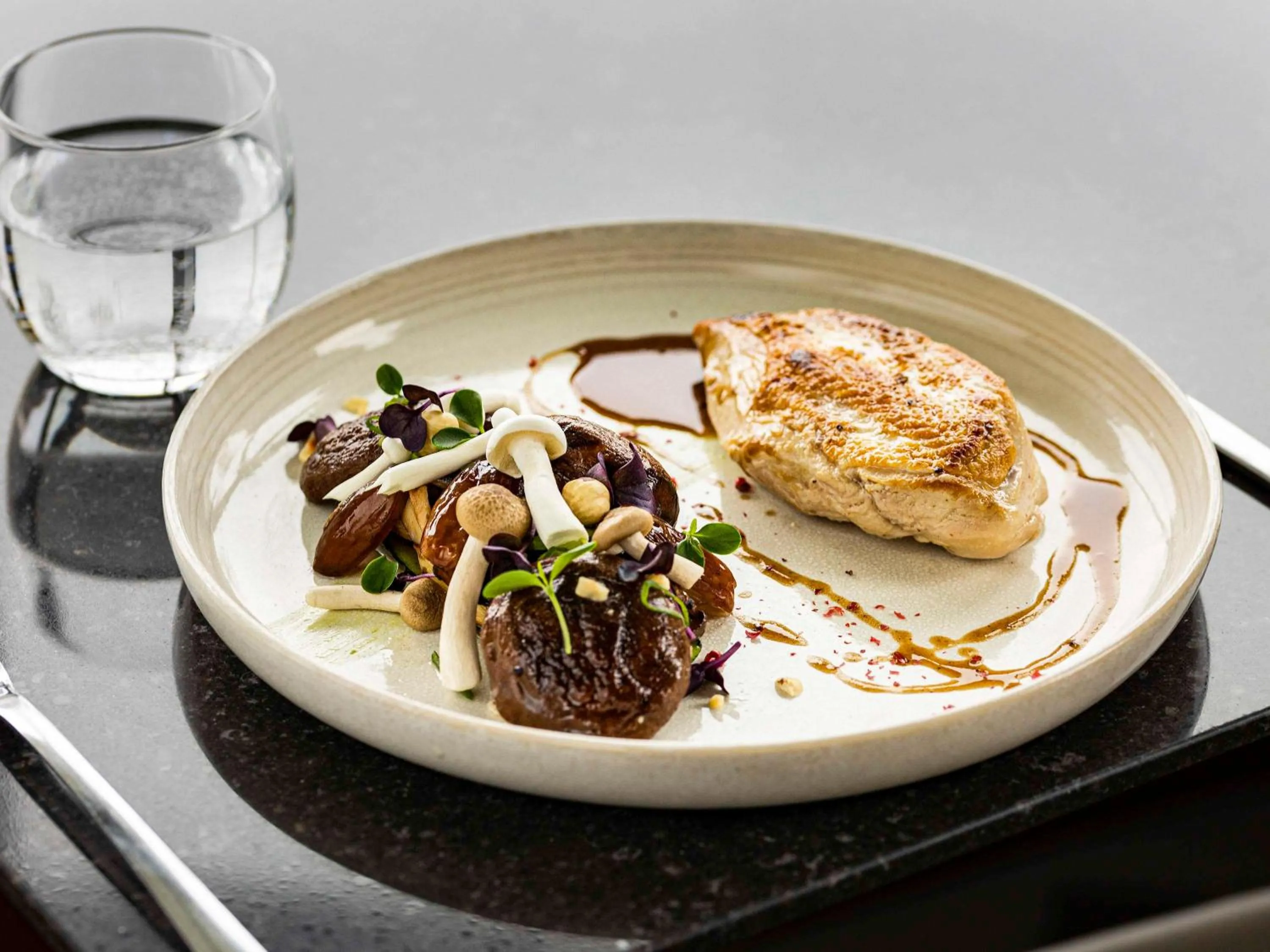 Restaurant/places to eat in Pullman Paris Roissy Cdg Airport