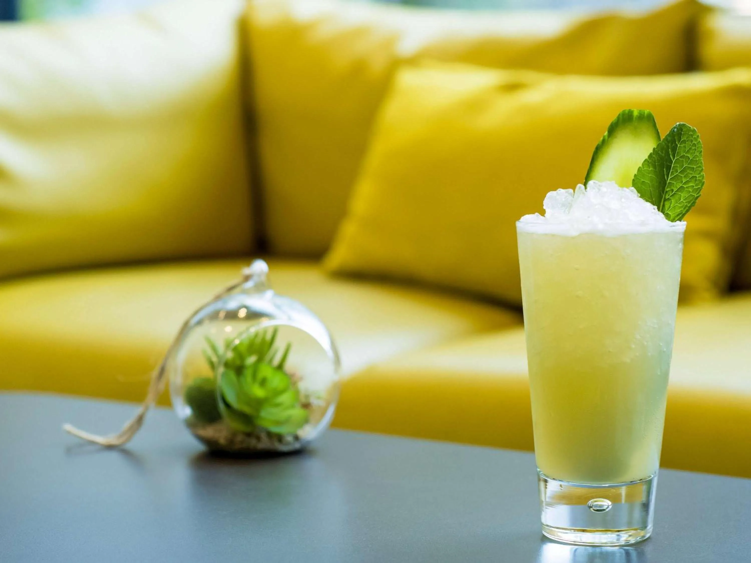 Lounge or bar in Pullman Paris Roissy Cdg Airport