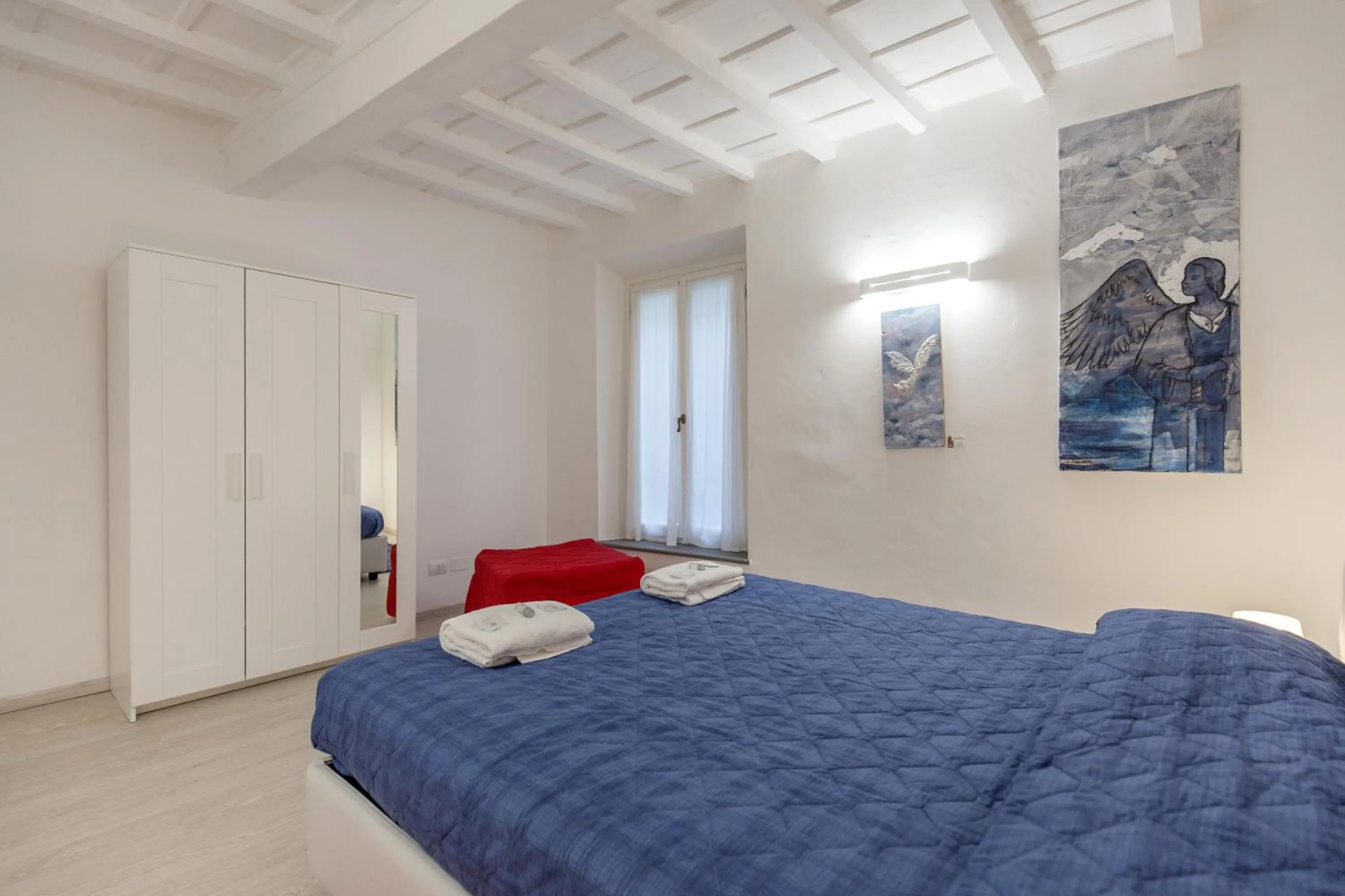 Photo of the whole room, Bed in Friends Of Florence