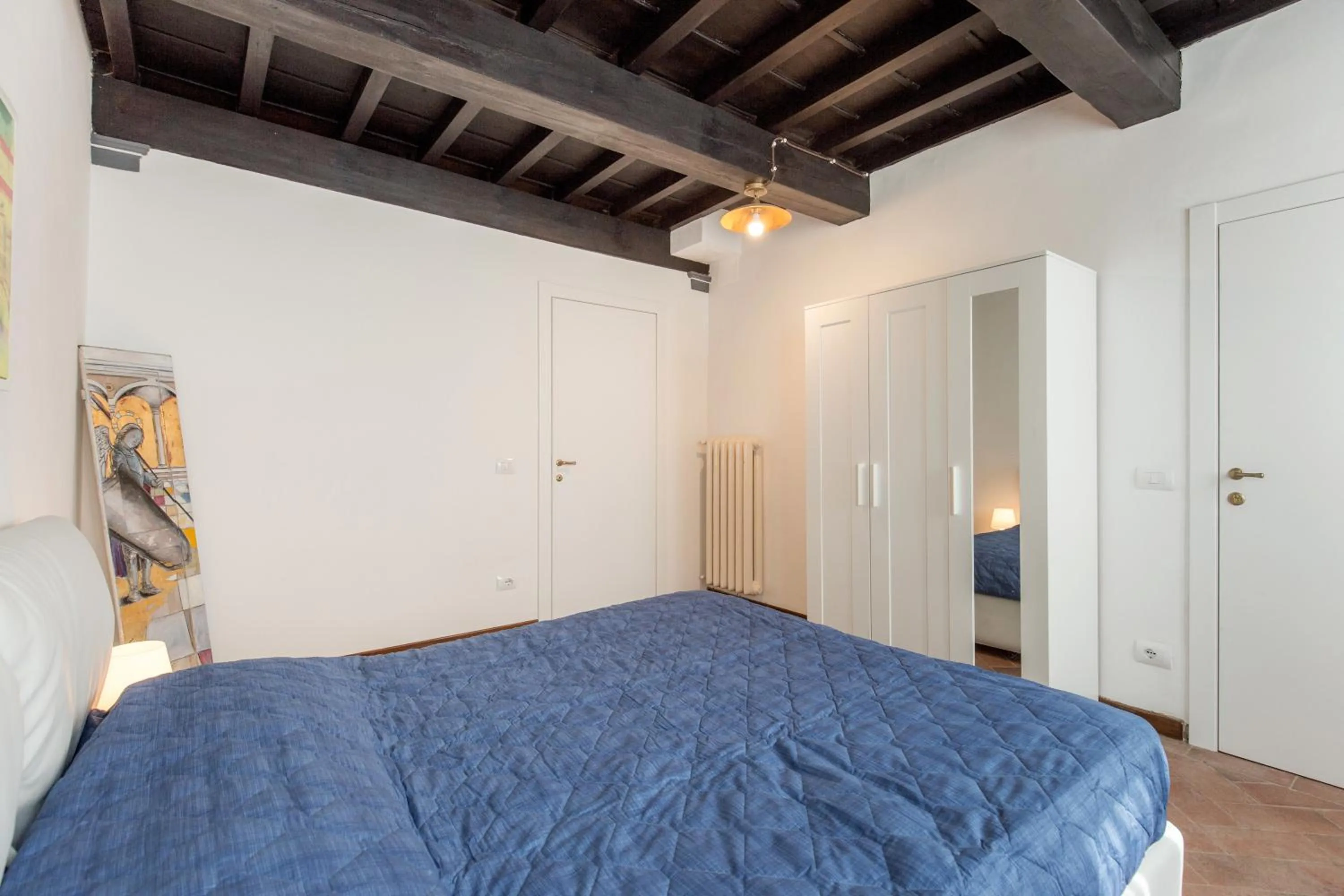 Photo of the whole room, Bed in Friends Of Florence