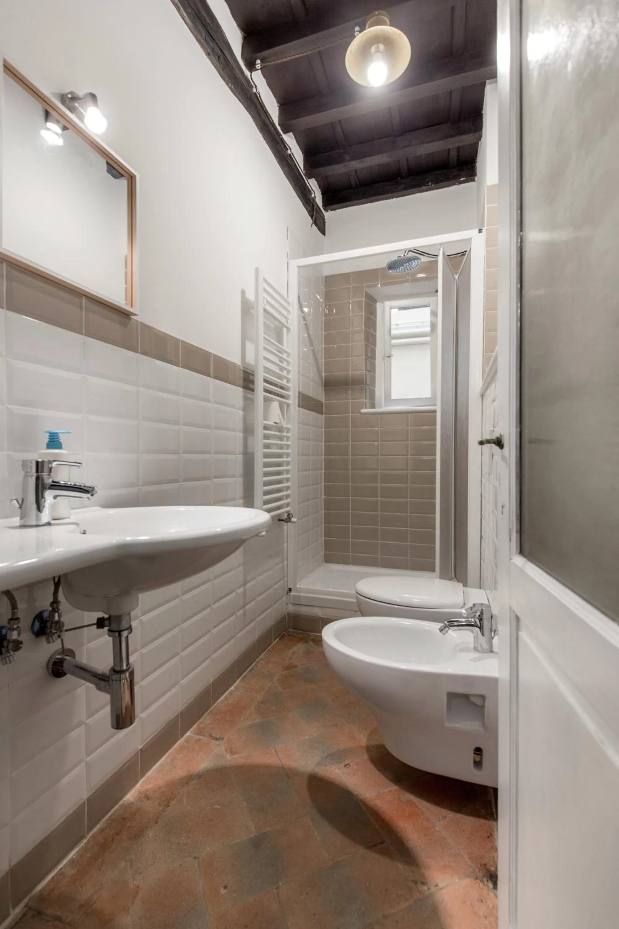 Bathroom in Friends Of Florence