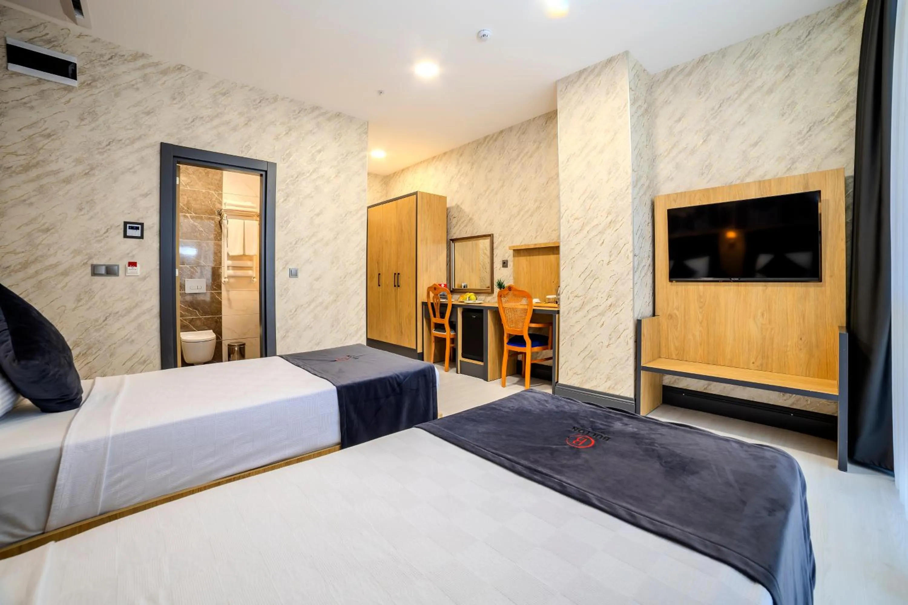 Photo of the whole room, Bed in Bulton Hotel Airport & Spa Wellness