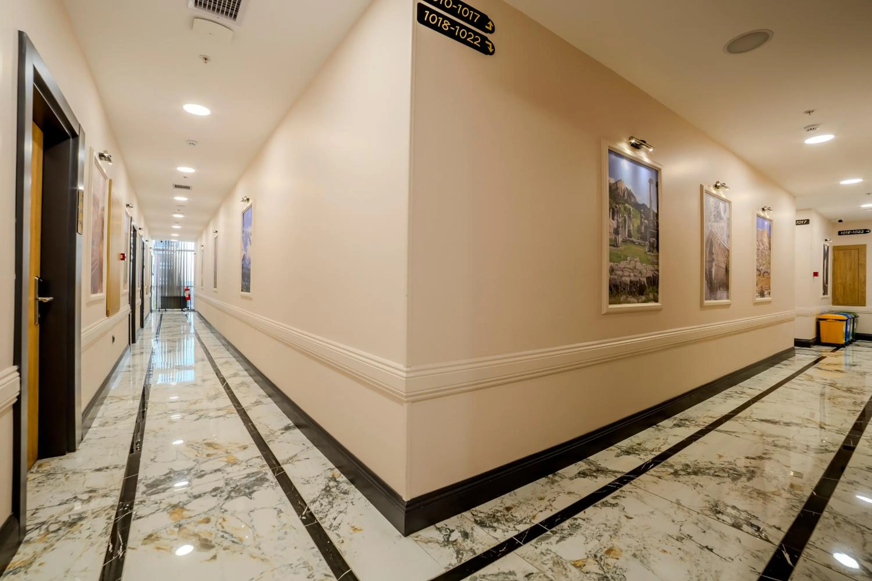 Decorative detail in Bulton Hotel Airport