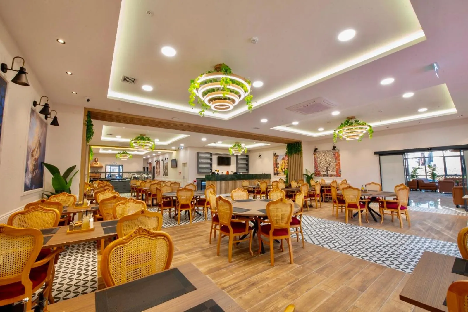 Restaurant/places to eat in Bulton Hotel Airport