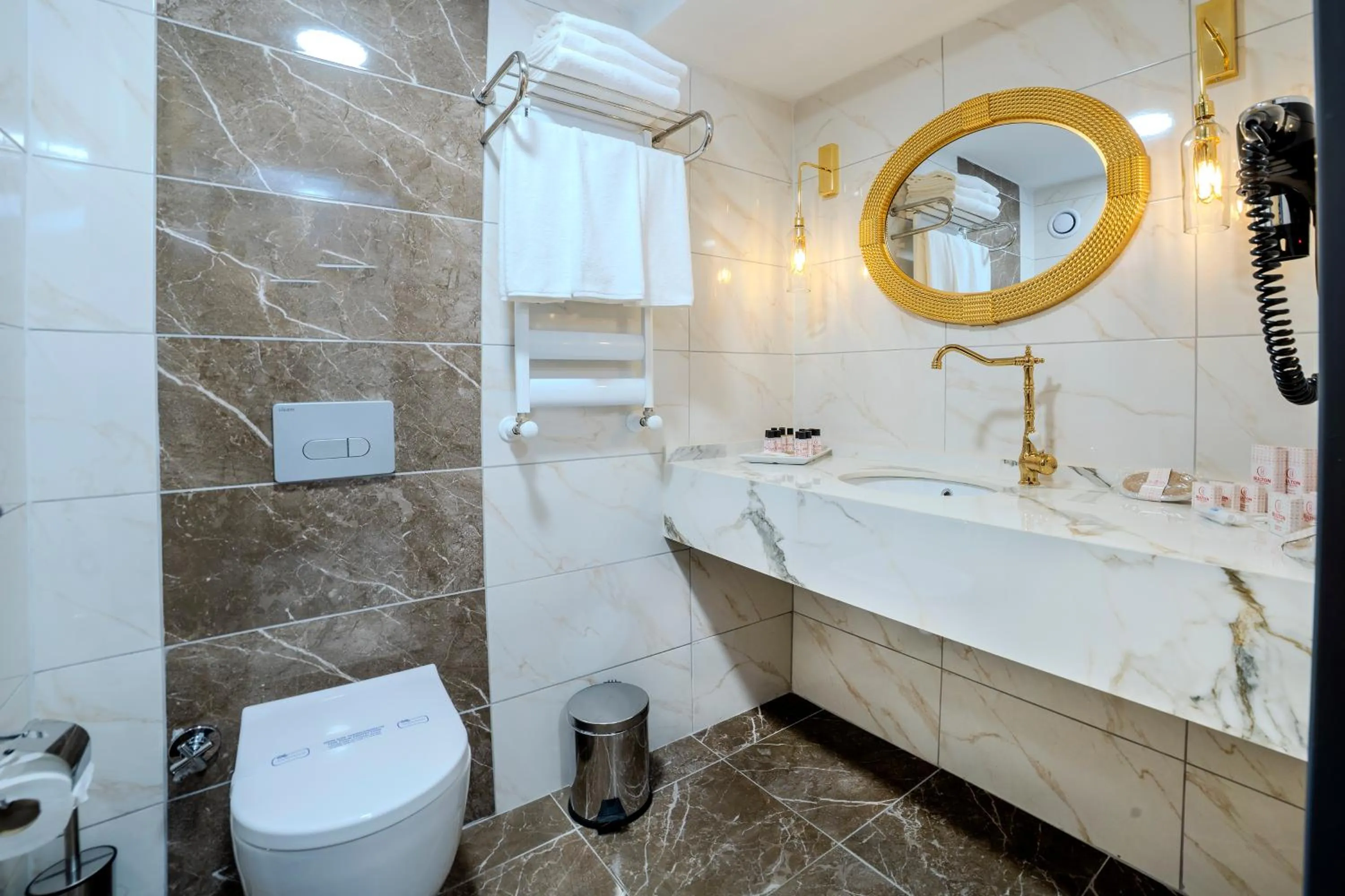 Bathroom in Bulton Hotel Airport