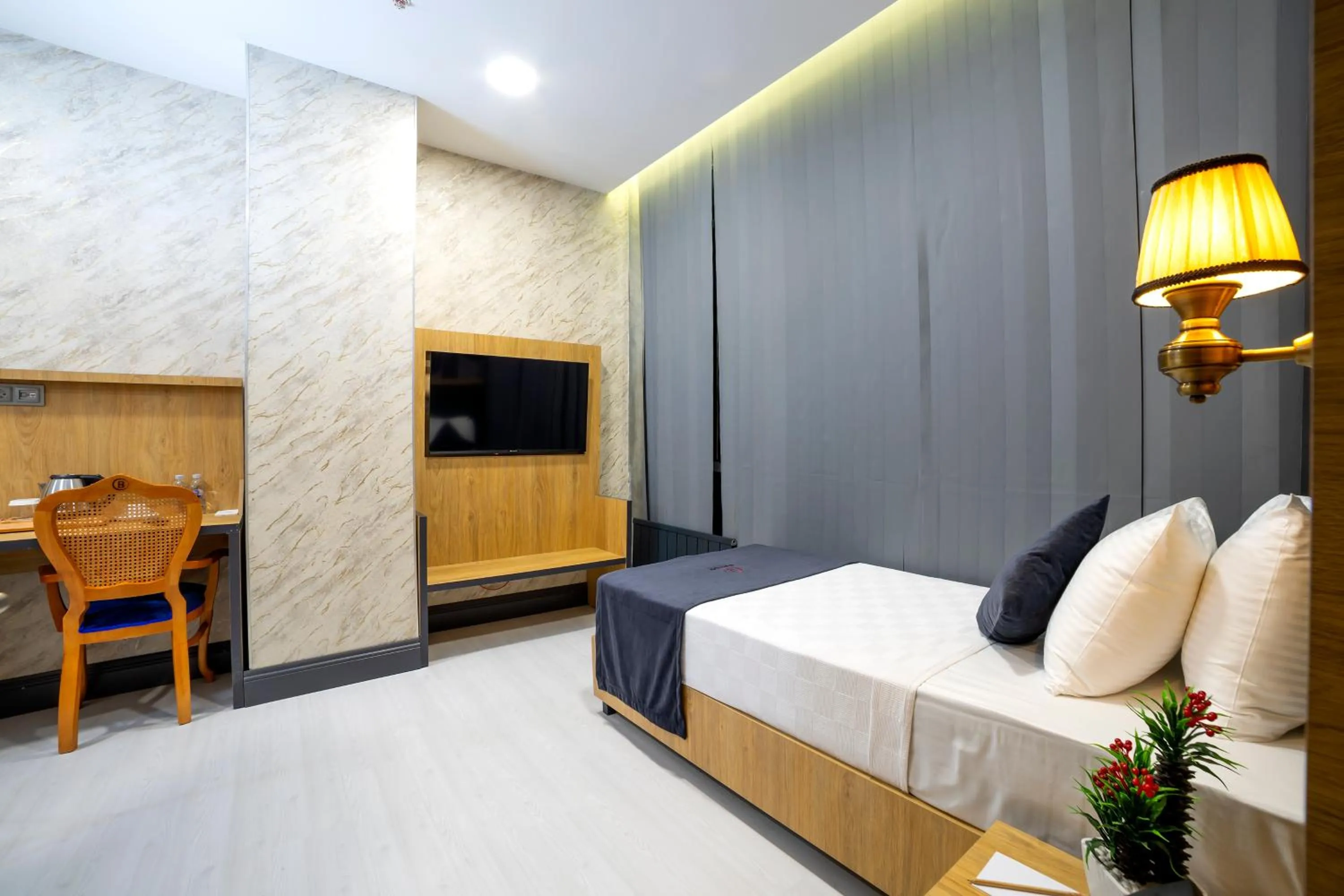 Photo of the whole room, Bed in Bulton Hotel Airport