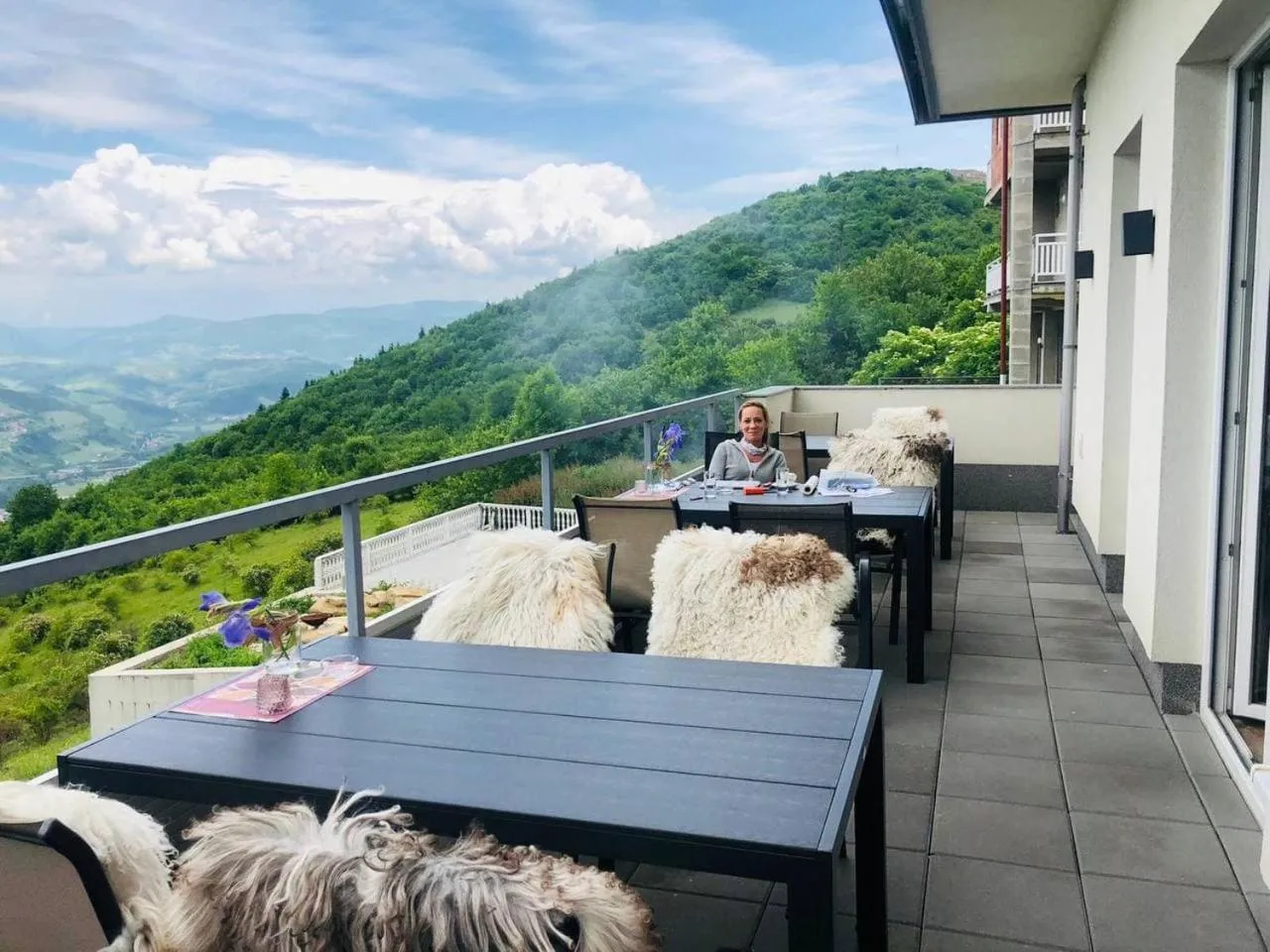 Restaurant/places to eat in HOTEL Pyramid Lodge