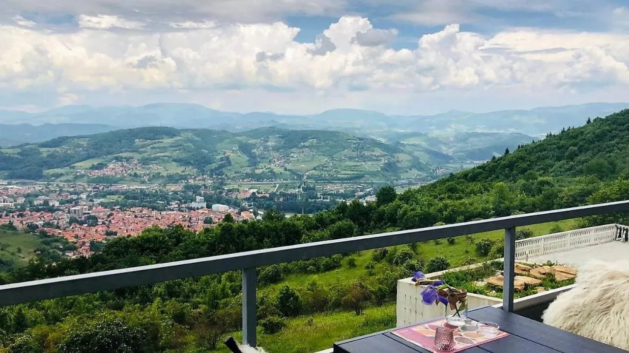 Restaurant/places to eat in HOTEL Pyramid Lodge