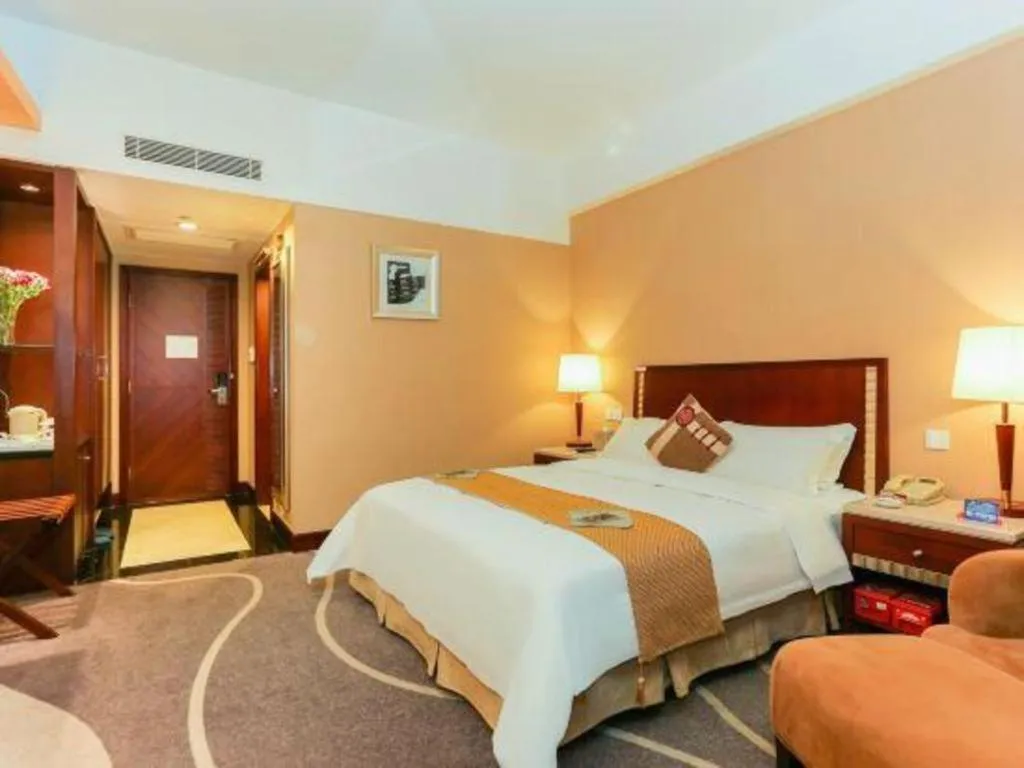 Bed in CP Peninsula Hotel