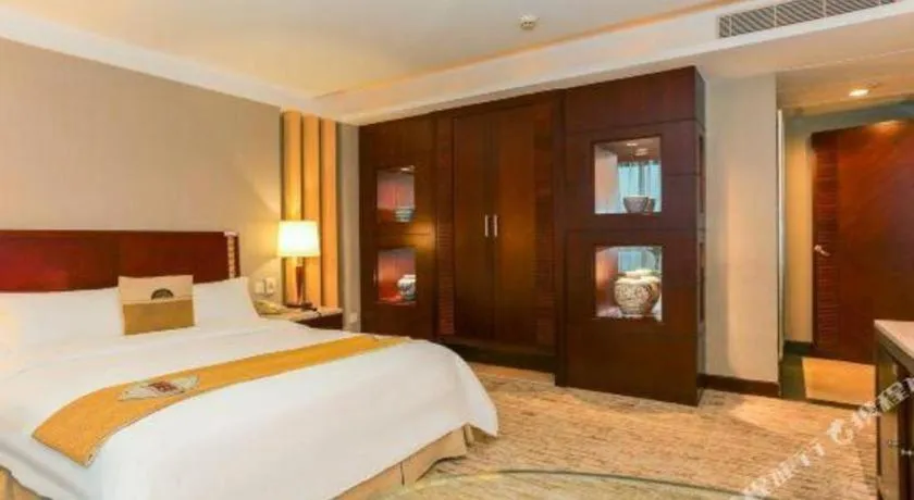 Bed in CP Peninsula Hotel