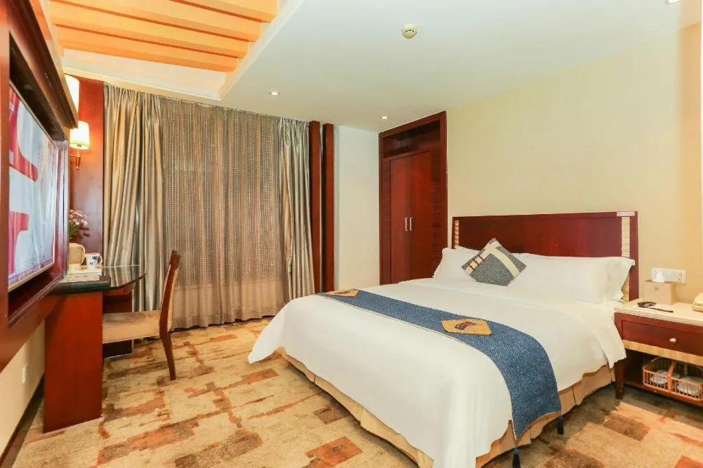 Bed in CP Peninsula Hotel