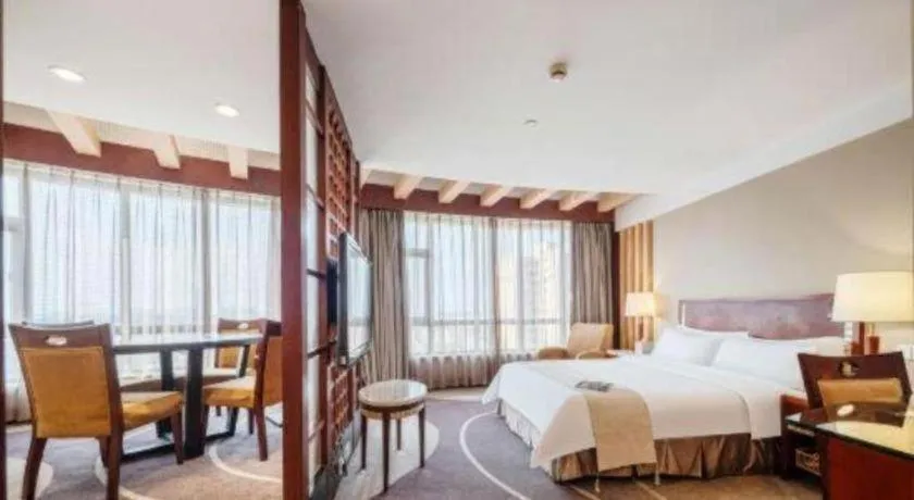 Bed in CP Peninsula Hotel