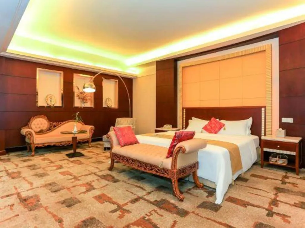 Bed in CP Peninsula Hotel