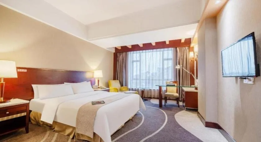 Bed in CP Peninsula Hotel