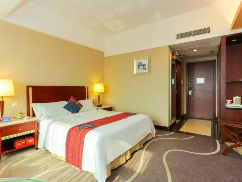 Bed in CP Peninsula Hotel