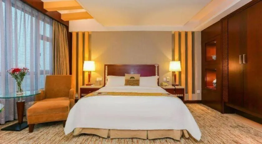 Bed in CP Peninsula Hotel