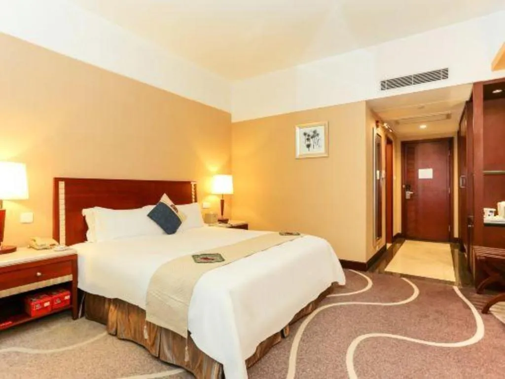 Bed in CP Peninsula Hotel