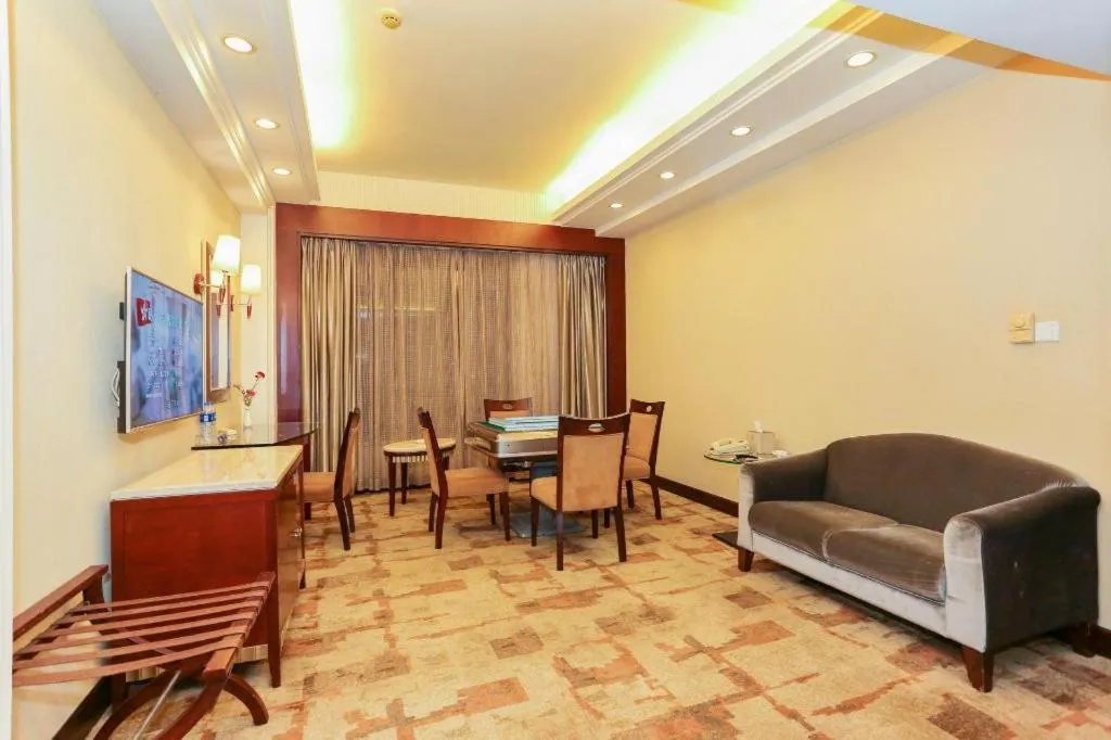 Bed in CP Peninsula Hotel