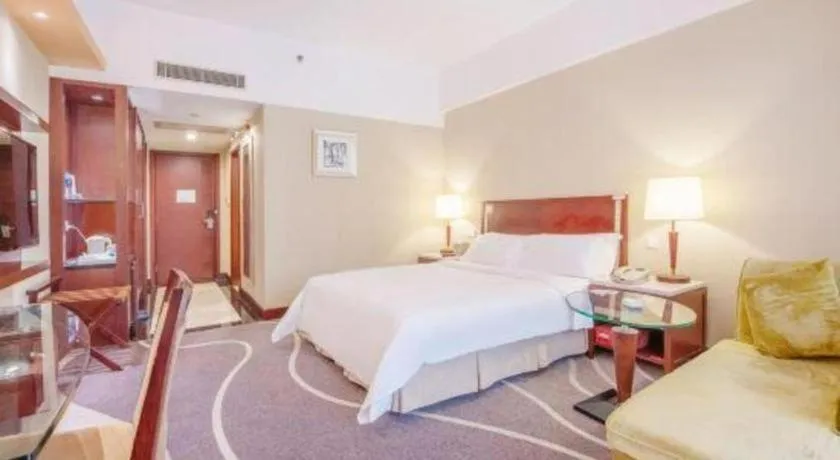 Bed in CP Peninsula Hotel