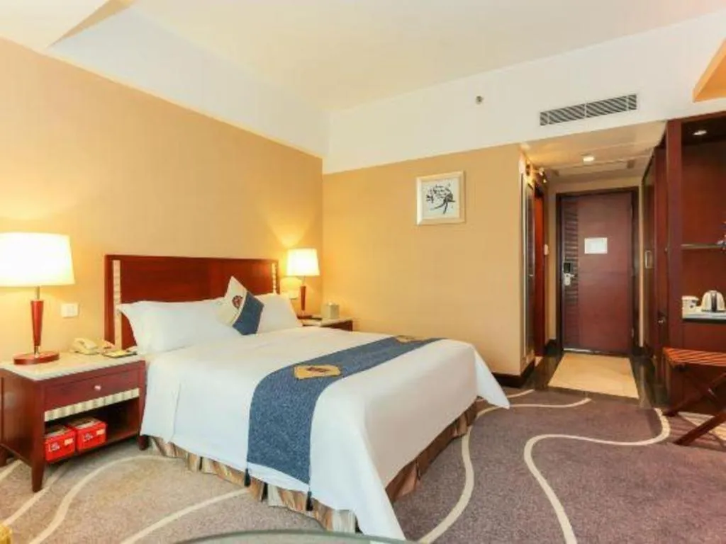 Bed in CP Peninsula Hotel