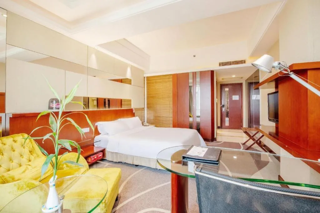 Bed in CP Peninsula Hotel