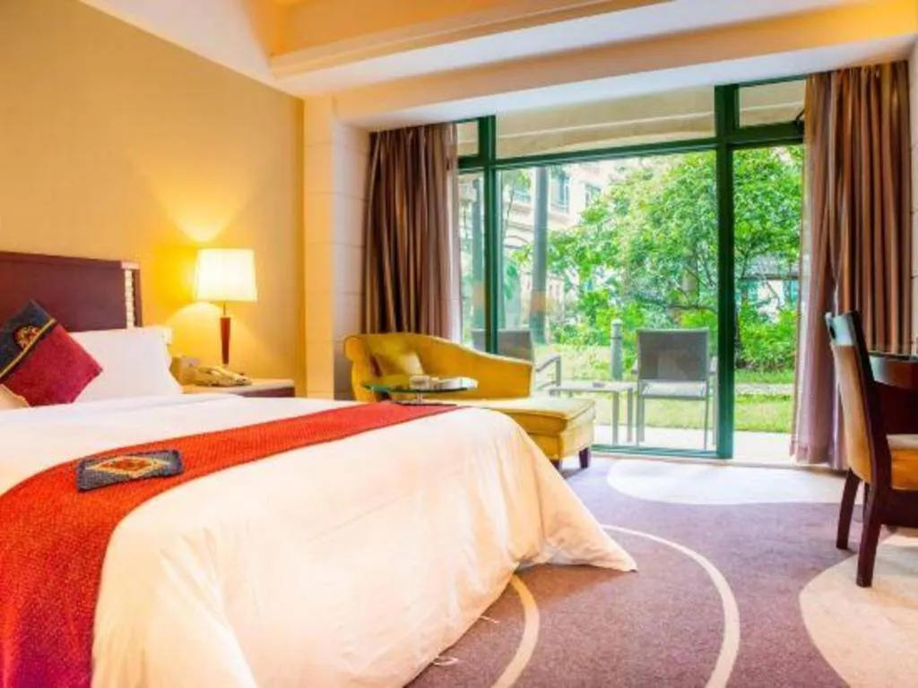 Bed in CP Peninsula Hotel