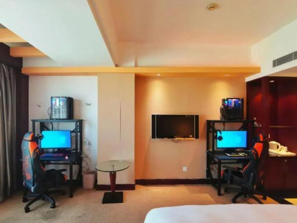 Bed in CP Peninsula Hotel